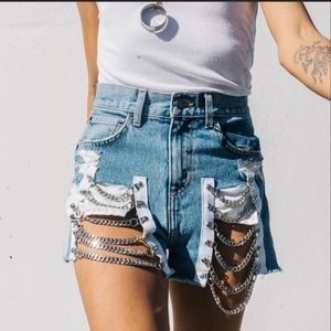 NWT Carmar Los Angeles Denim Distressed High Waisted Chain Shorts Size 27